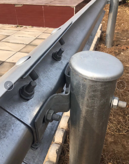 Straight Barrier Galvanized Steel Round Post for Traffic Security and Protection