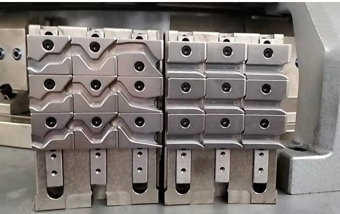 Steel Circular Knitting Machine Spare Parts Alloy Cams 0.5kg With Various Options