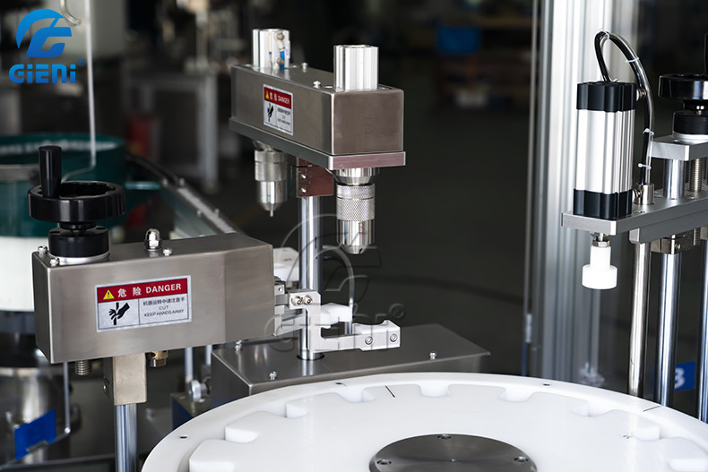 Glass Round Bottle Wiper Pressing Machine , Automatic Wiper Feeding Pressing Machine