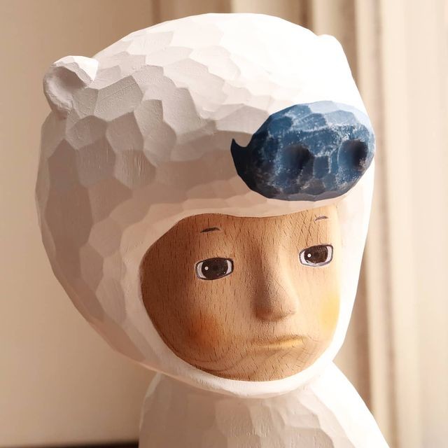 Varnished Cute Wooden Art Statue Doll With Birch Hardwood Birch Material