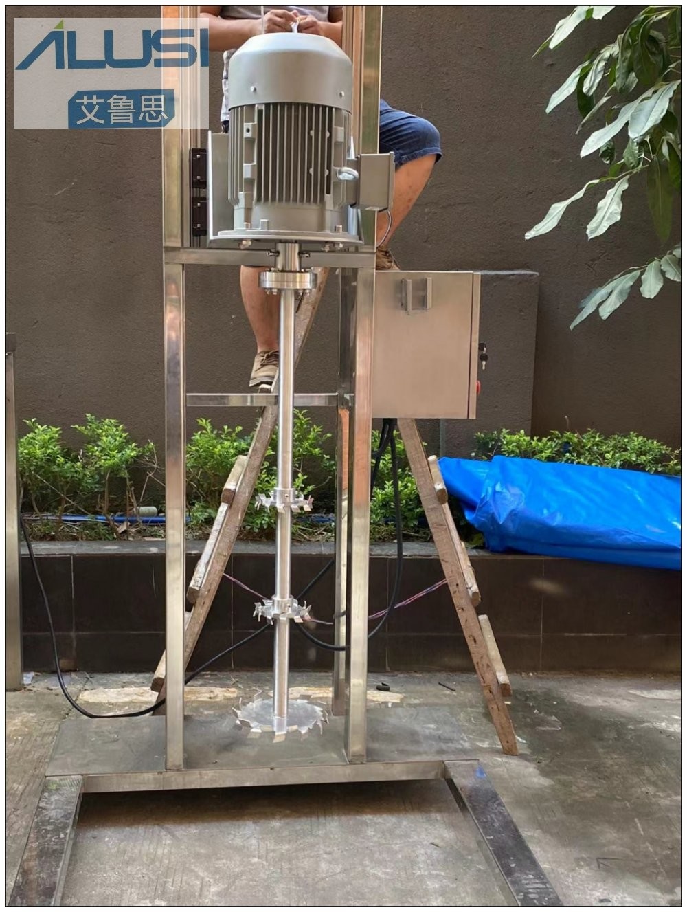 SUS304 Movable Pneumatic Lifting Homogenizer Mixer Viscosity Liquids Solid Powders Cream Mixing Dispersion Machine