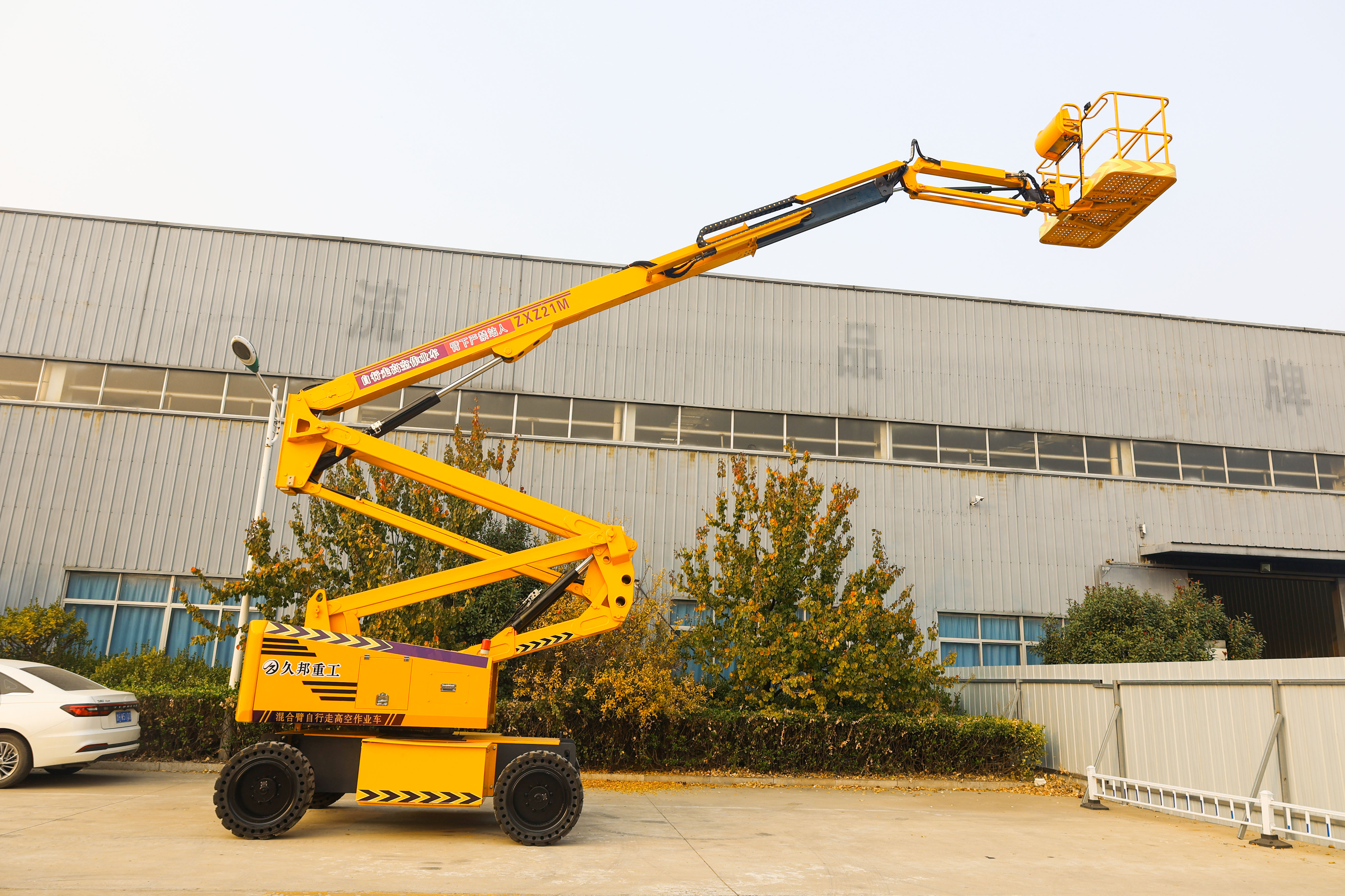 32M Aerial Work Platform Self Propelled Articulated Boom Lift Man lift
