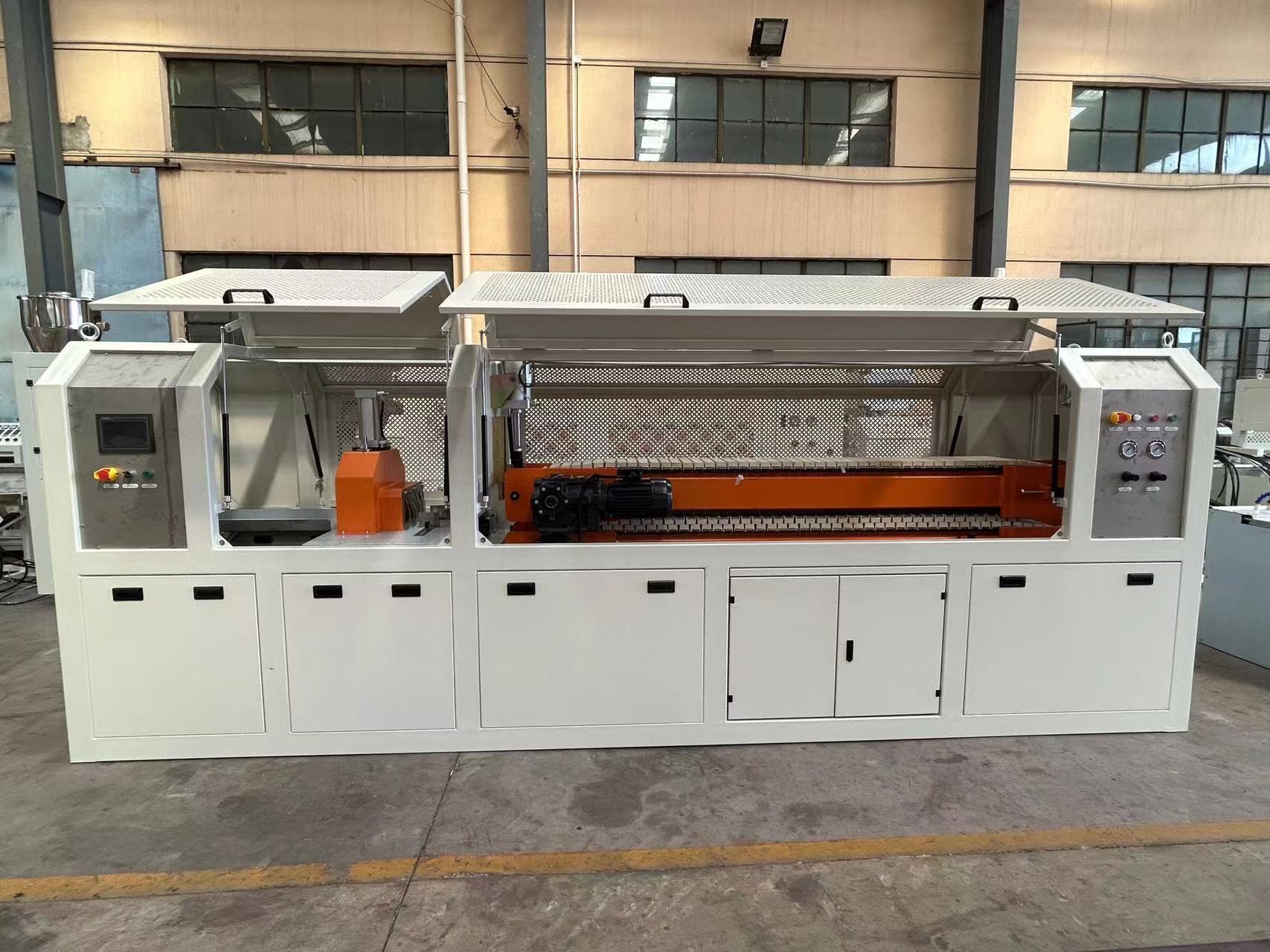 Automatic Conical Twin Screw Extruder Plastic WPC PVC Ceiling Panel Plywood Board/Window Profile/Door Frame Making Extrusion Machine/Production Line