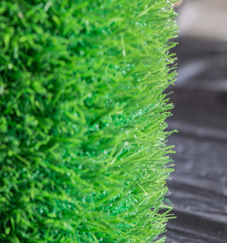 Outdoor Wall Garden Synthetic Turf / Artificial Plastic Grass On Paving Slabs