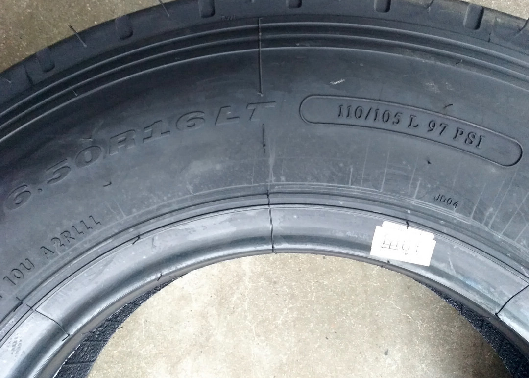 Rib Type Tread Light Truck Tires 6.50R16LT With Radial Ply Construction