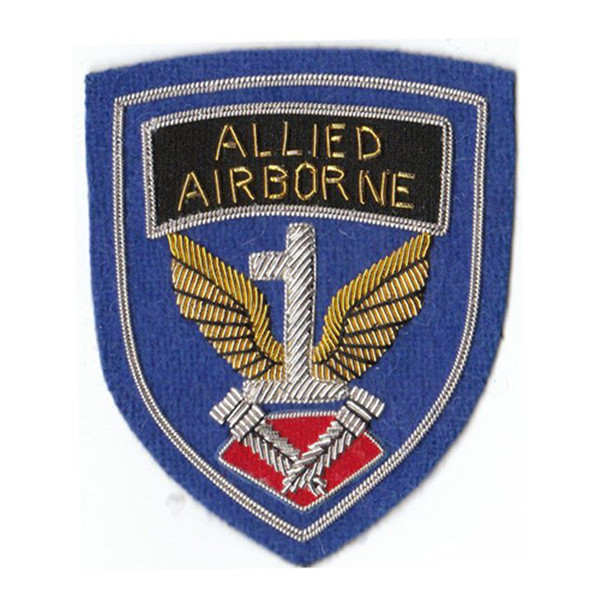 Iron On Embroidered Cloth Patches Customized Shape Chenille Fabric
