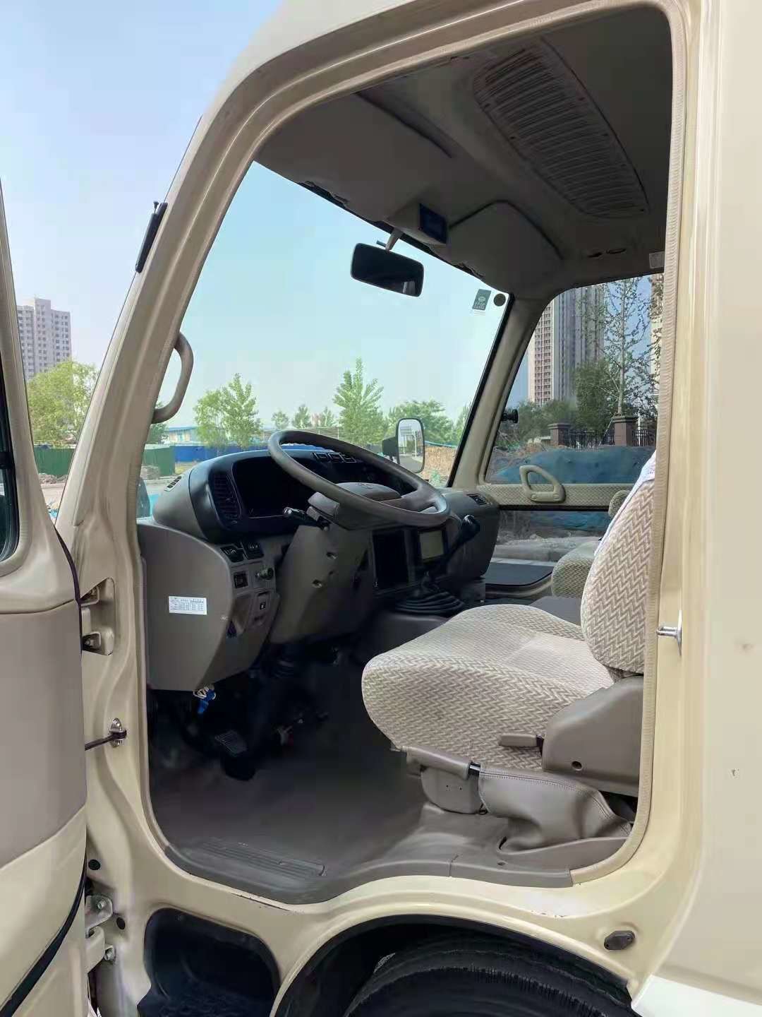 2015 Year 20 Seats Used Coaster Bus , LHD Used Mini Bus Toyota Coaster Bus With 2TR Gasoline Engine , Left Steering