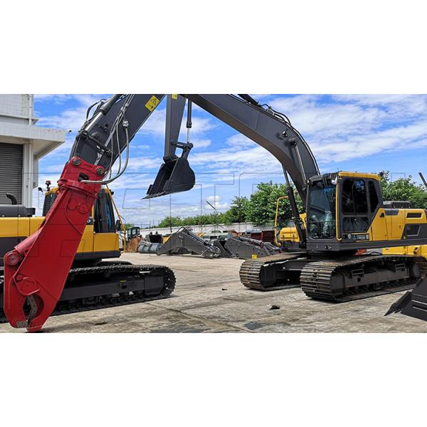 Excavator Eagle Shear For Renewable Resources Treatment Work