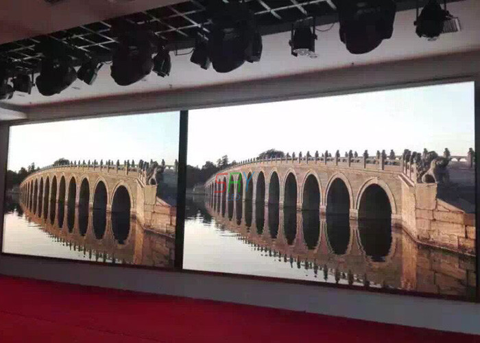 P5 Full Color IP43 SMD indoor LED video wall 1800CD Brightness Automatically
