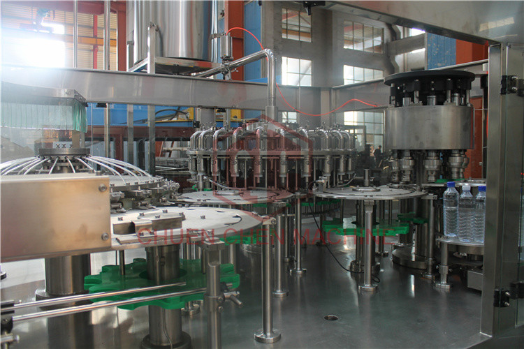 Industrial Plastic Bottle Filling Machine Volumetric Filling System 12000 BPH