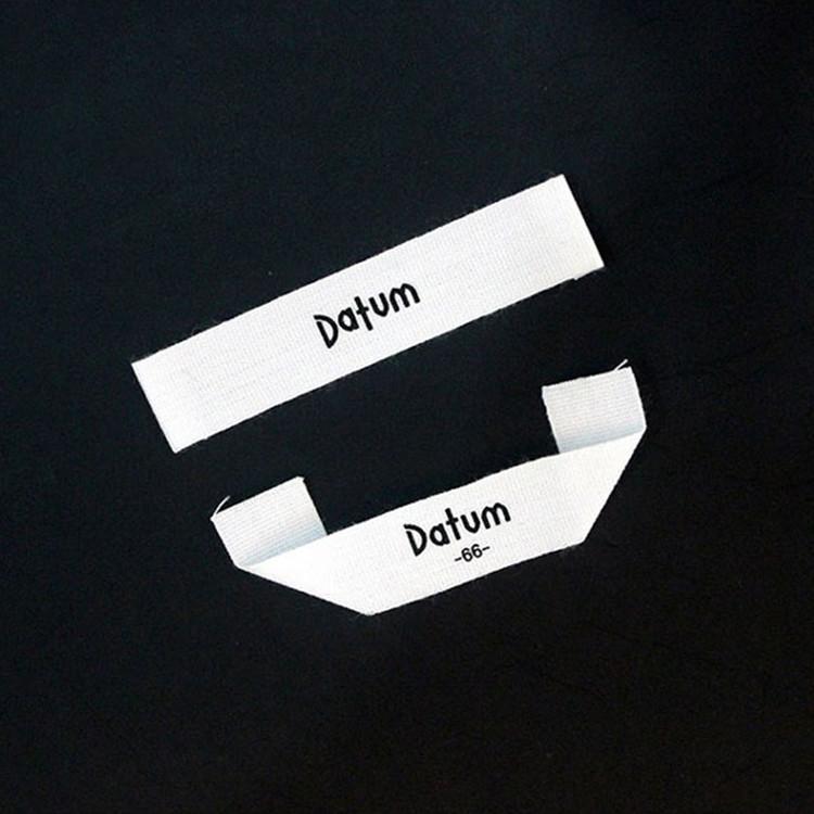 Natural White Cotton Silk Screen Silicon Patch Factory Woven Labels