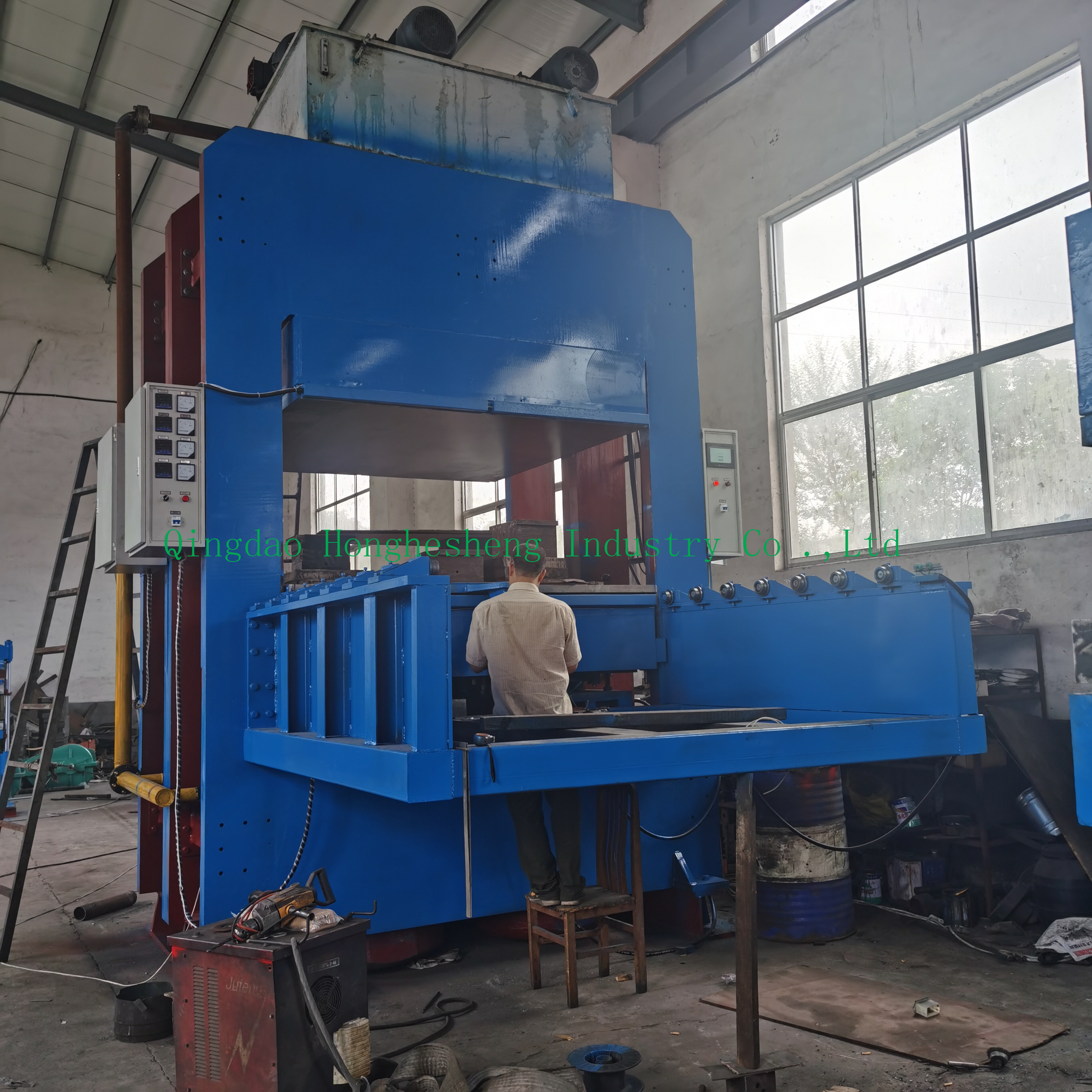 Frame Type Recycled Rubber Paver Tile Making Vulcanizing Press Machine 1500t