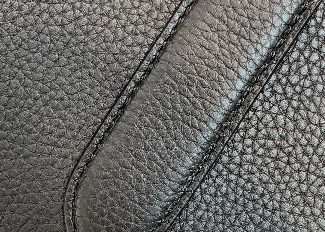 M52817 CABAS VOYAGE Soft Taurillon Genunie Cowhide Trend For Men Handbag
