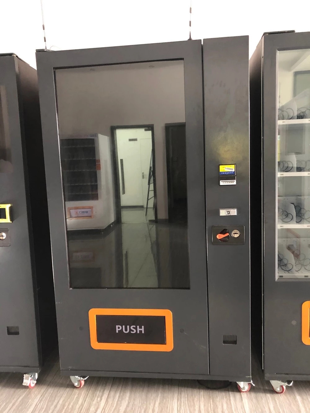 Meguiar Winter Hot Drink Snack POP Vending Machine With Smart System And E-Wallet