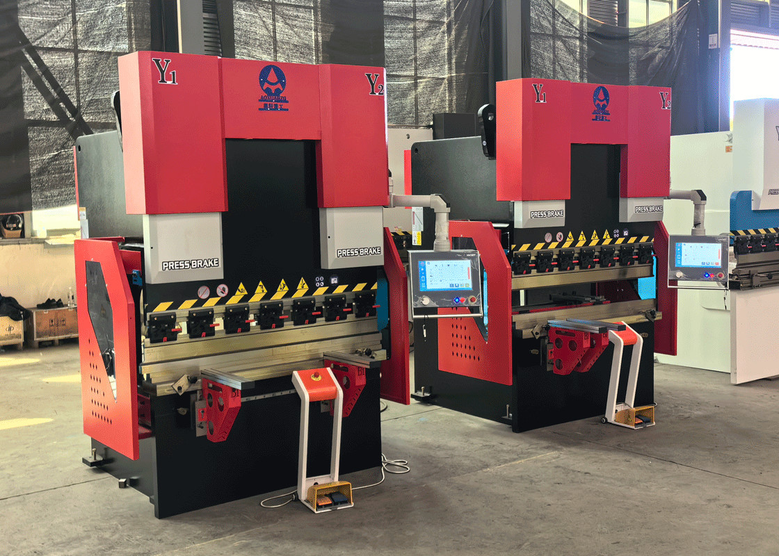 Automatic Hydraulic CNC Bending Machine Hydraulic CNC Press Brake 5 Axis For Precise Metal Sheet Steel Plate