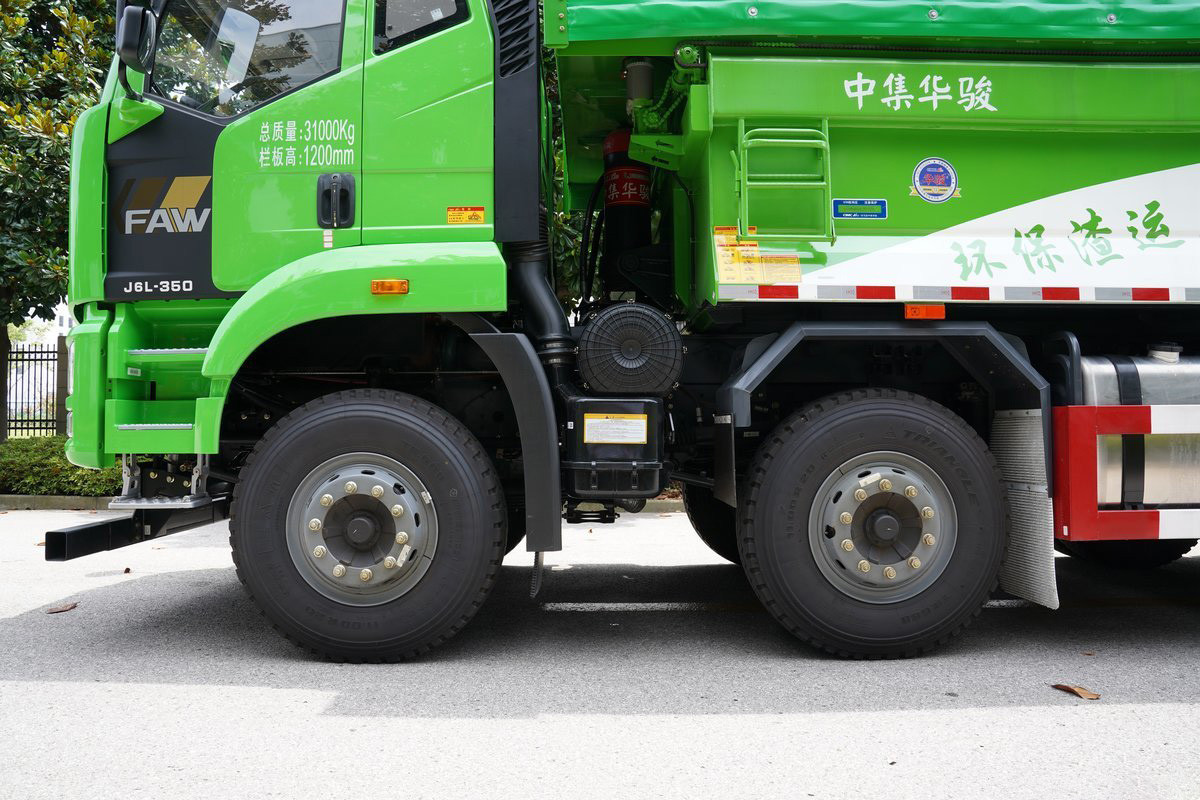 FAW Jiefang Dump Truck J6L Heavy Truck Diesel 10 Gear 350hp 8X4 Airbag Shock Absorbing Seat Dump Box