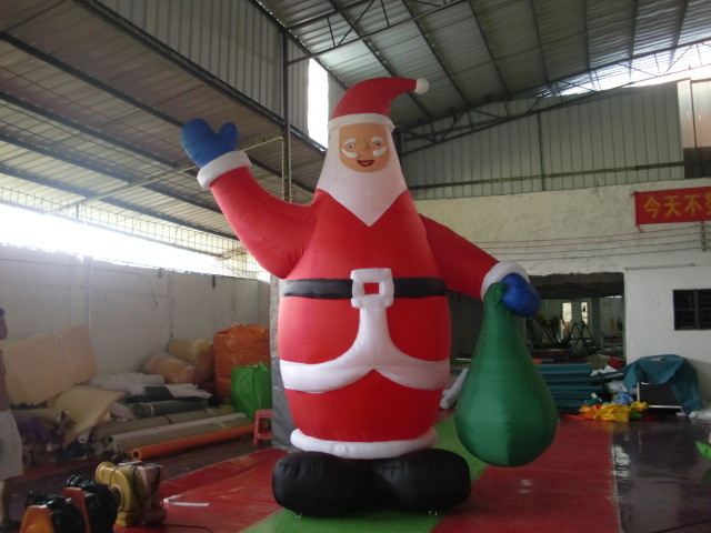 PVC Tarpaulin Inflatable Advertising Products , Inflatable Santa Claus For Shopping Mall Xmas Decoration