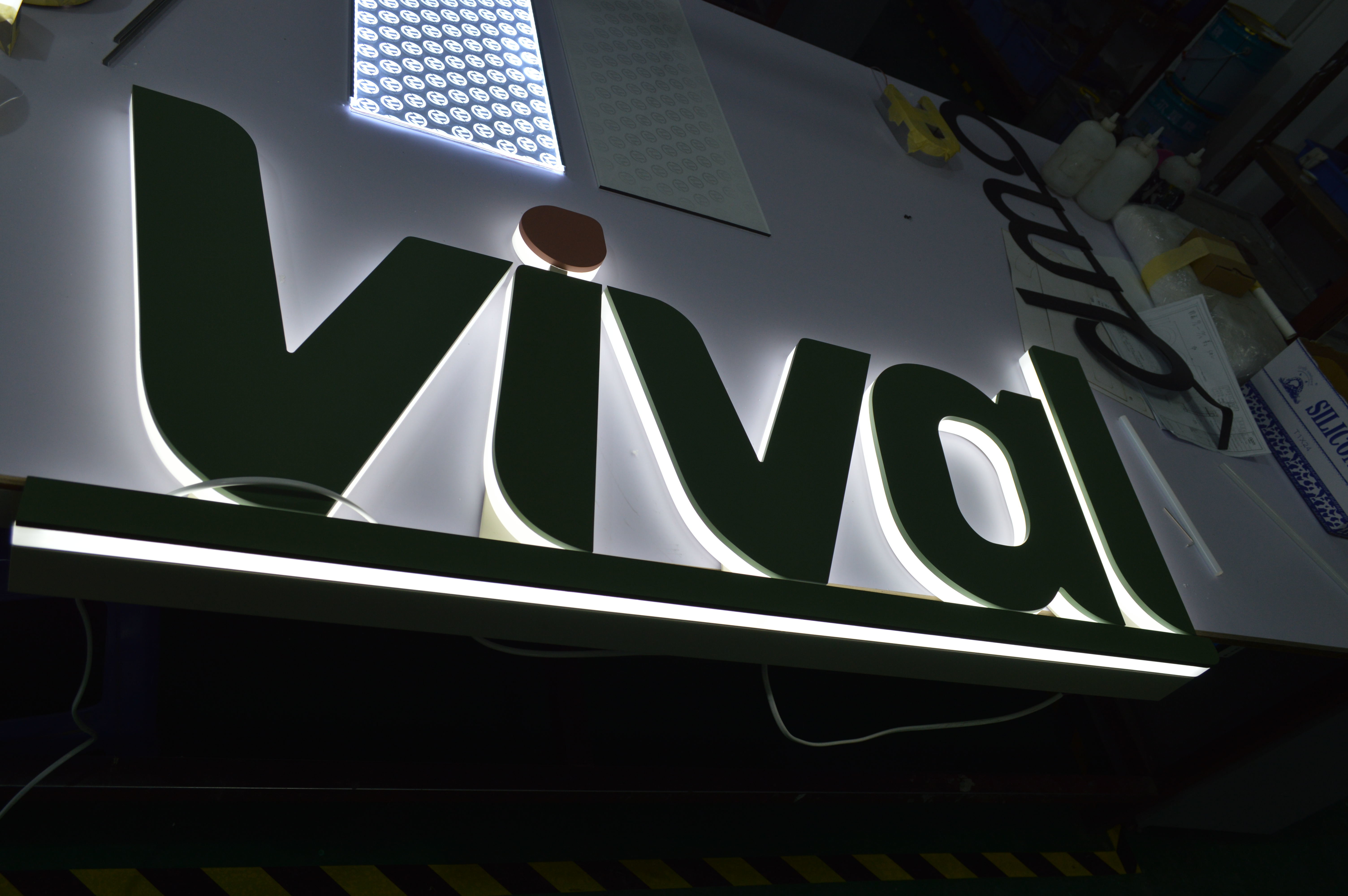Illuminated Backlit Stainless Steel Letters Signs 5000K For Hospitals