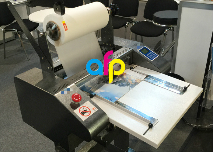 Custom Size Polyester Laminating Film , 18 - 250 Micron Thermal Matte PET Film