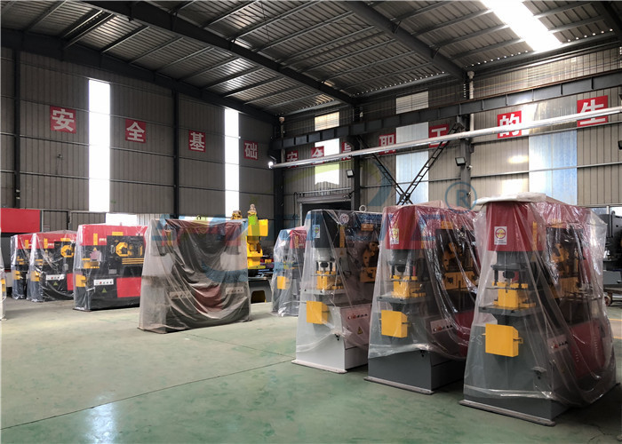 High Precision Hydraulic Punch And Shear Machine , Hydraulic Angle Cutting Machine