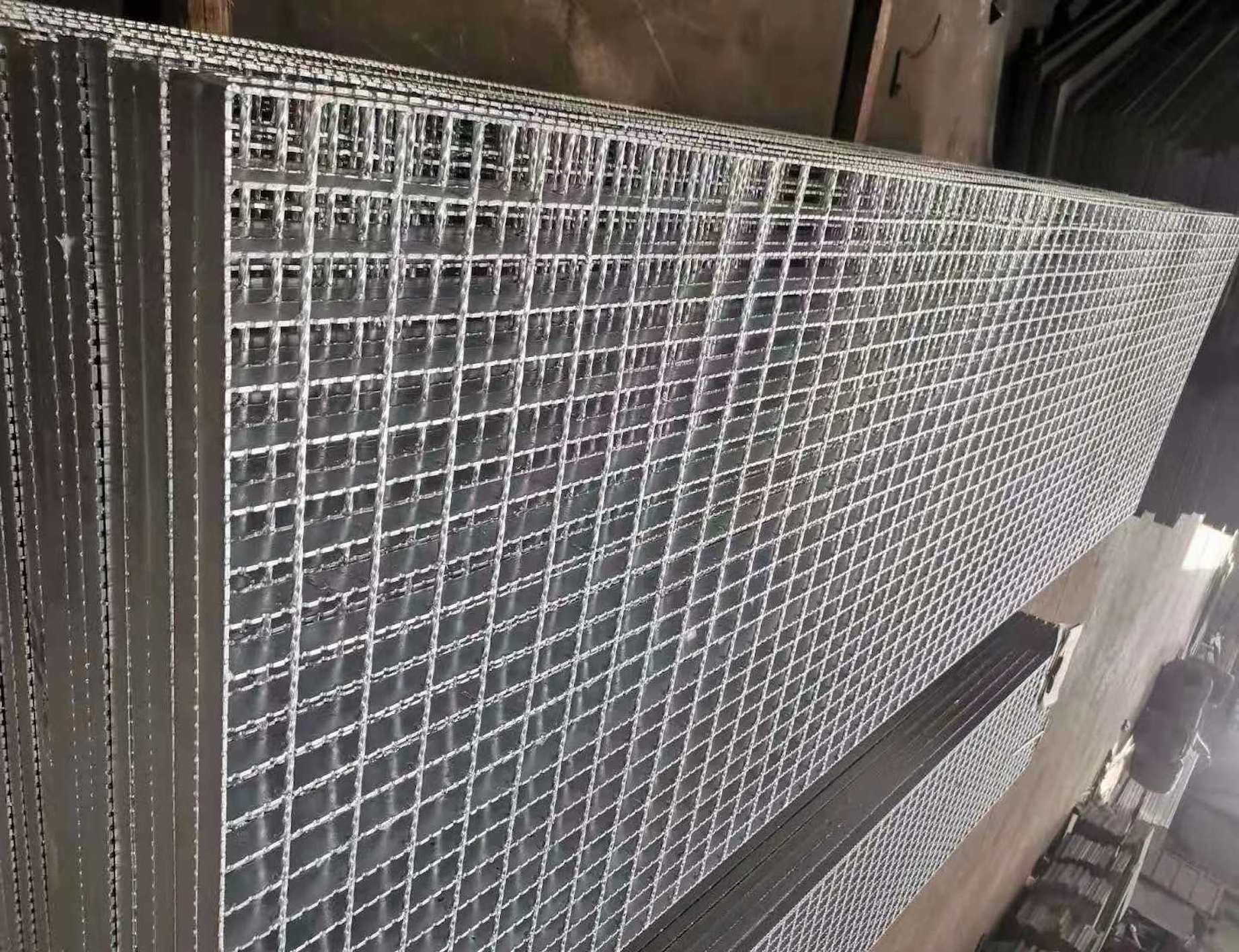 Dissipate Heat 100mm Metal Mesh Grating 304 Stainless Steel Gratings