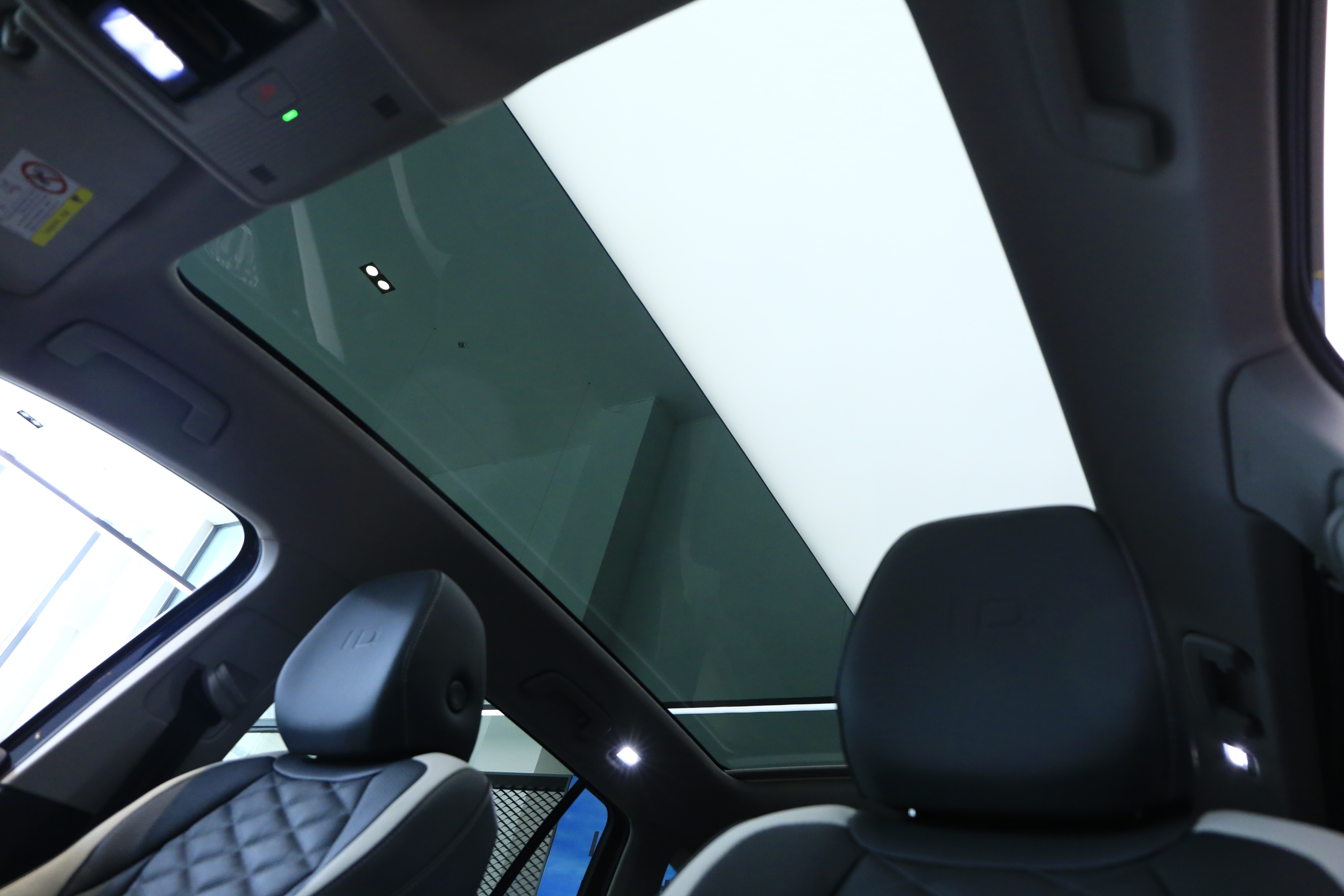 310Nm Maximum Torque 2024 VW ID6 CROZZ PRO 601km Intelligent Energy Cars Optional Pure Electric Vehicle with 601km Range