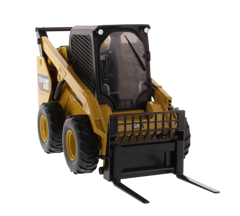 DM CAT 272D2 1:16 Scale Alloy Die-Cast Skid Steer Loader Model 85602 Collectible