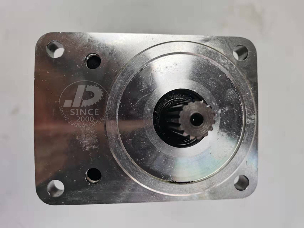 Cast Iron Excavator Spare Parts Kubota UU40 15T Silver 3 Stage Gear Pump