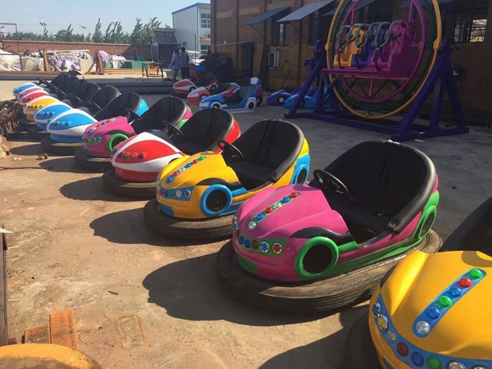 FRP Material Kiddie Bumper Cars With Advanced Audio For Kids And Young People