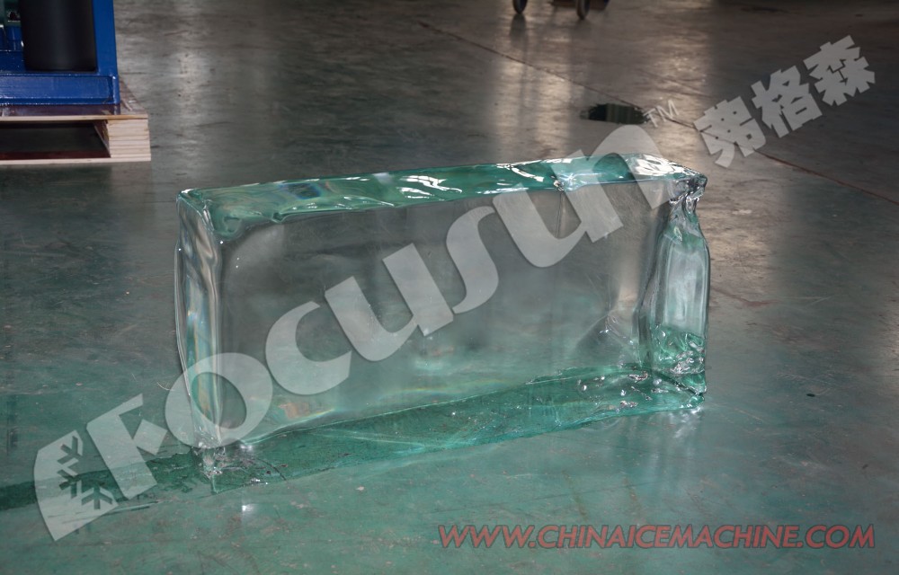 Air Cooling Clear Block Ice Machine Small Capacity Ice Ball for Cold Drinks 600*250*1200mm