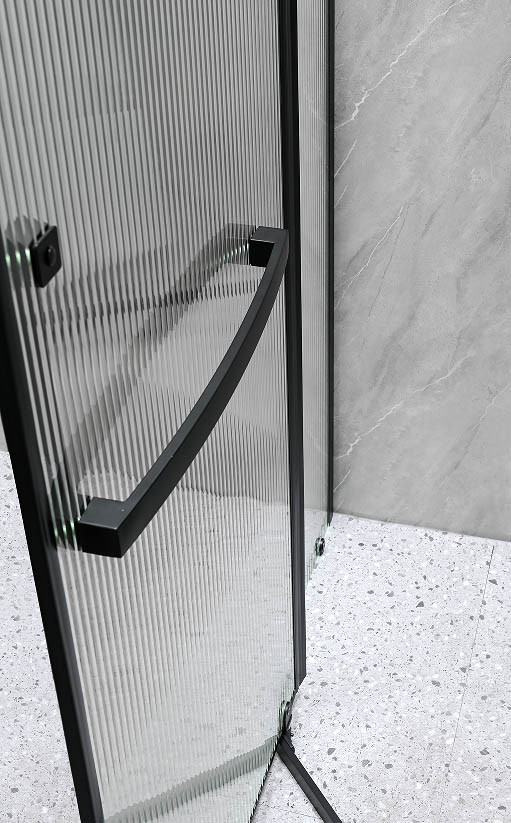 6mm Narrow Reeded Glass With Alum Frame For Modern And Stylish Bathroom