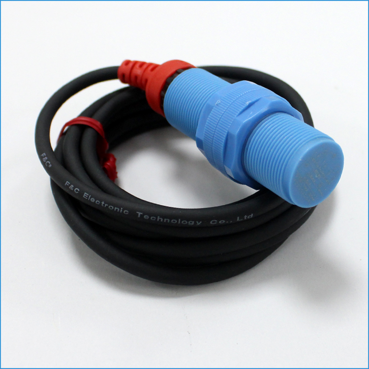 M18 cylinder PNP NO 3 wires 10mm capacitive level sensor .jpg