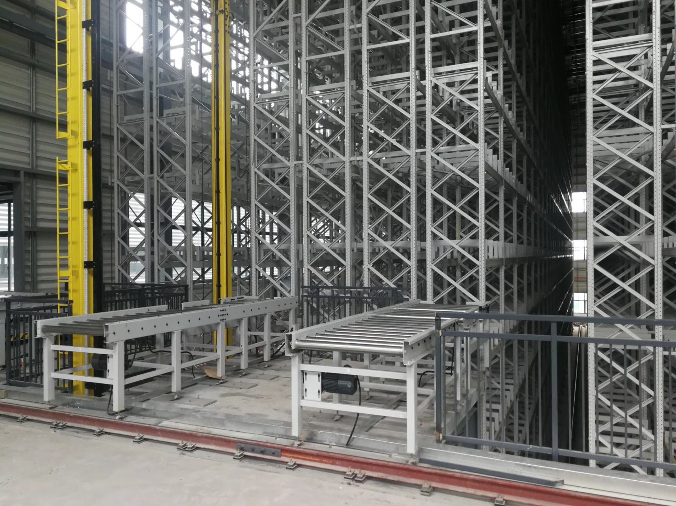 Customized Height Heavy Stacker Crane Warehouse Dual Single Mast