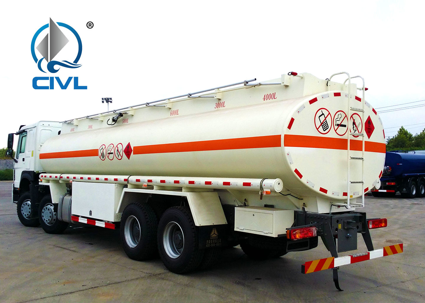 25000L Oil Tanker Trailer 8X4 , HOWO Water Tanker Truck 30000liters 25000liters new Sinotruk fuel tank trucks