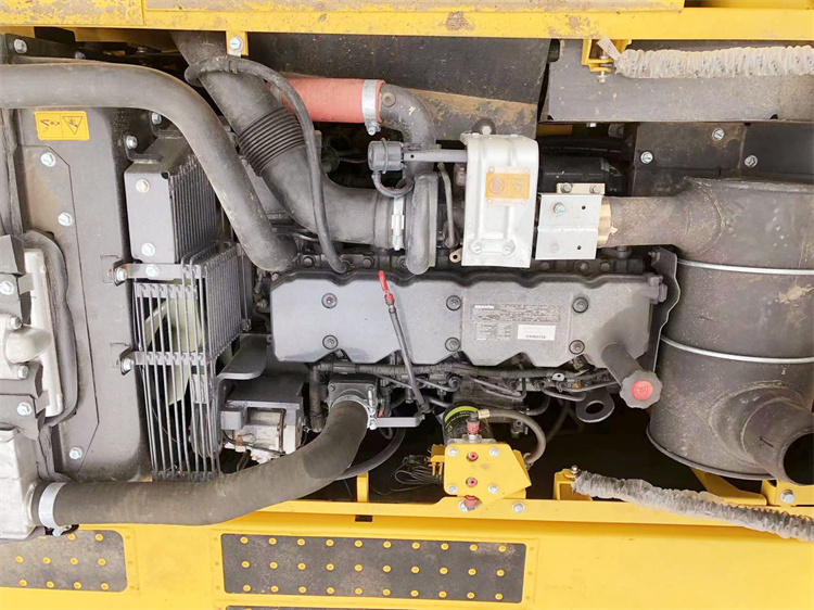24 Ton Komatsu PC240-8 Used Backhoe Excavator with Shipping Size of 9885x3280x3055mm