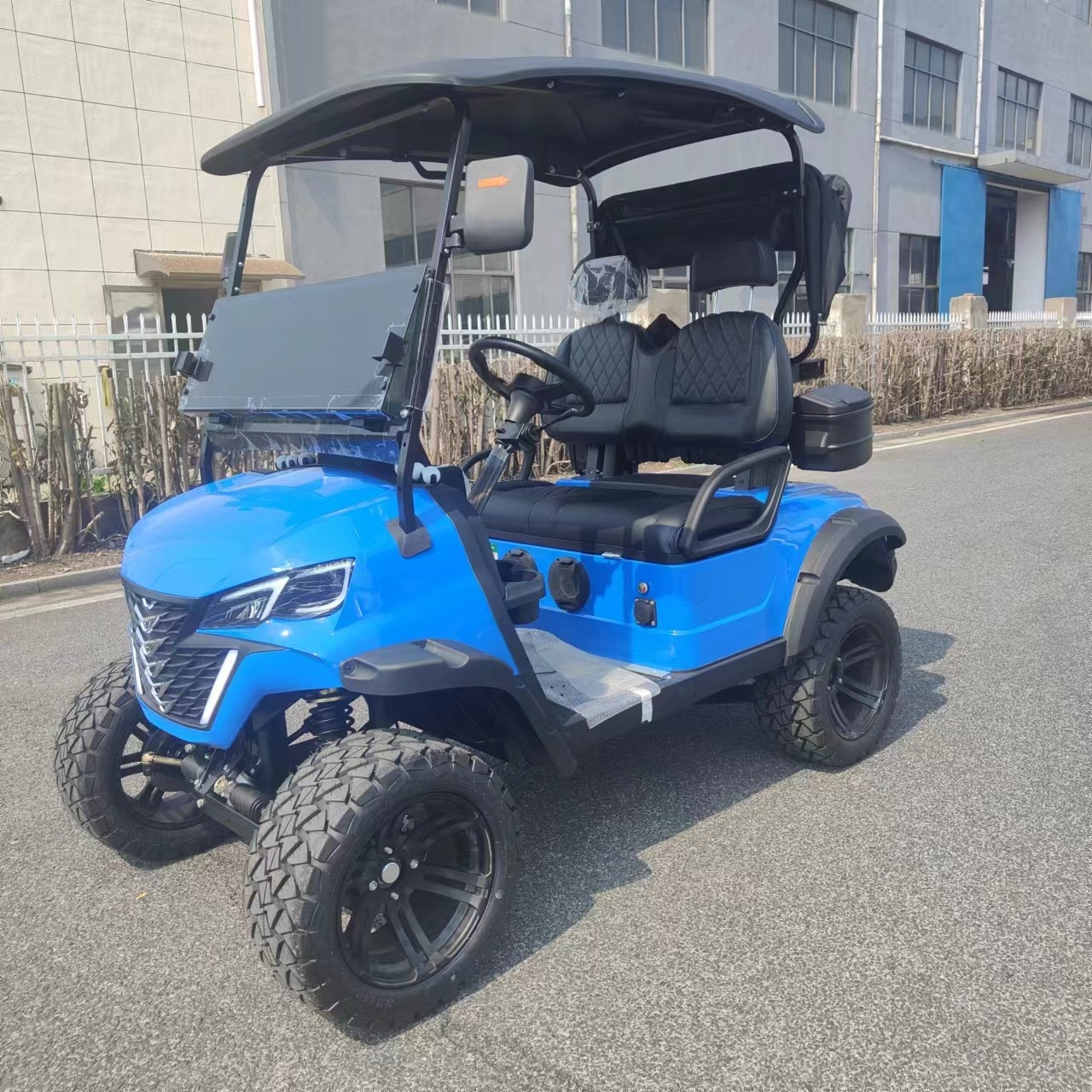 Steel Frame Electric 2 Seater Golf Cart 60V Self Compensating Rack Pinion Steering