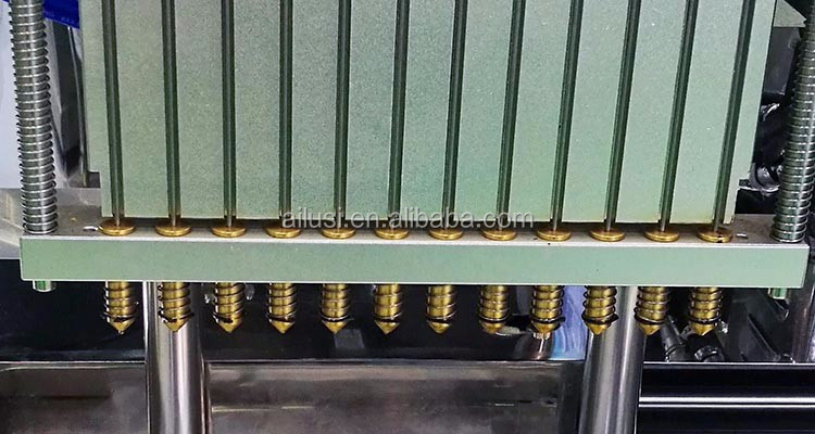 Aerosol Spray Filling Machine, Manual Push Aerosol Filling Machine Semi-Automatic 3 in 1 0.9 M3/Min 0.65-1.0MPa 20-500ml
