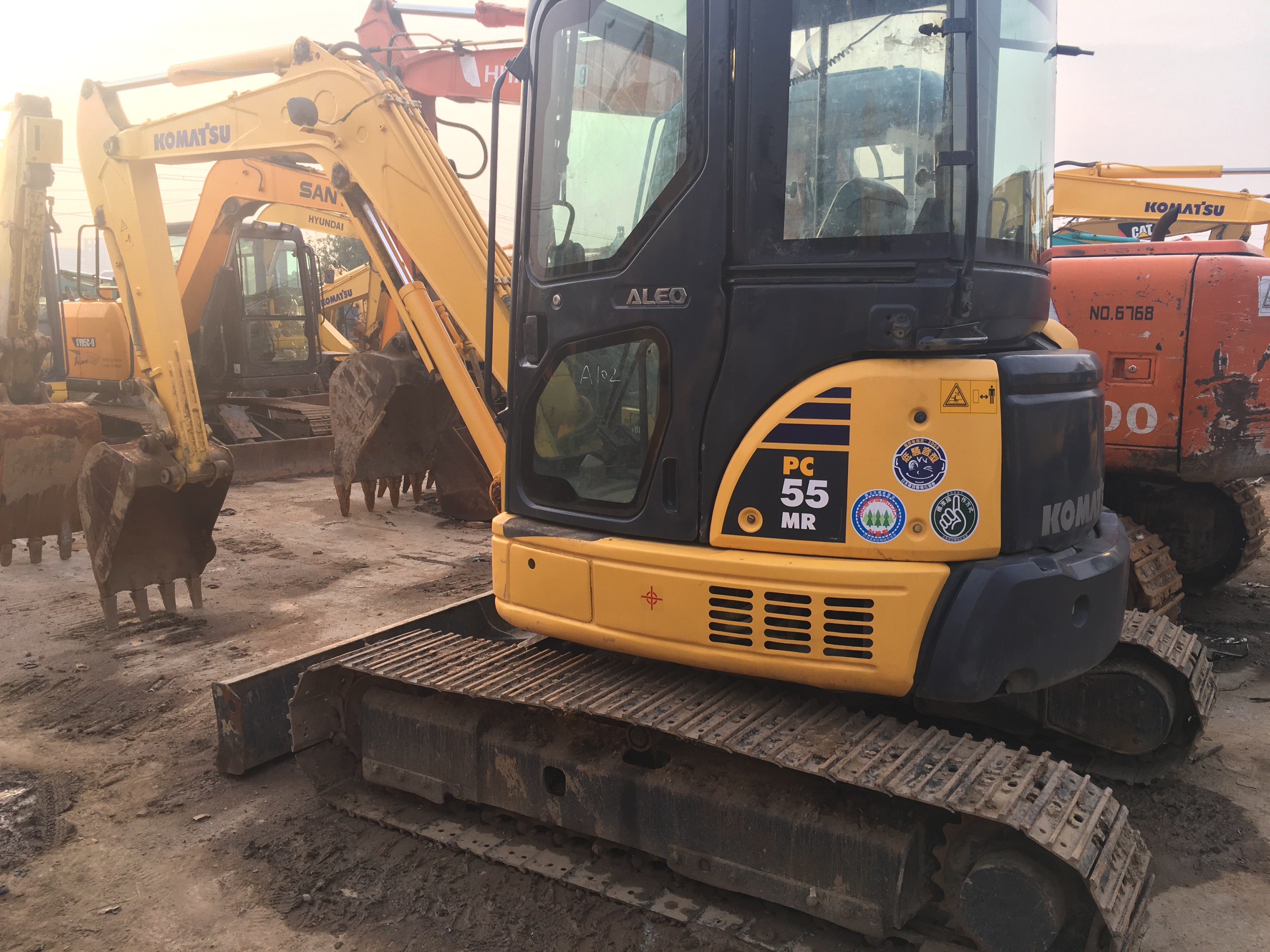 Komatsu PC55 PC60 PC200 Used Cheap Price Crawler Mini Japanese Digger Excavator