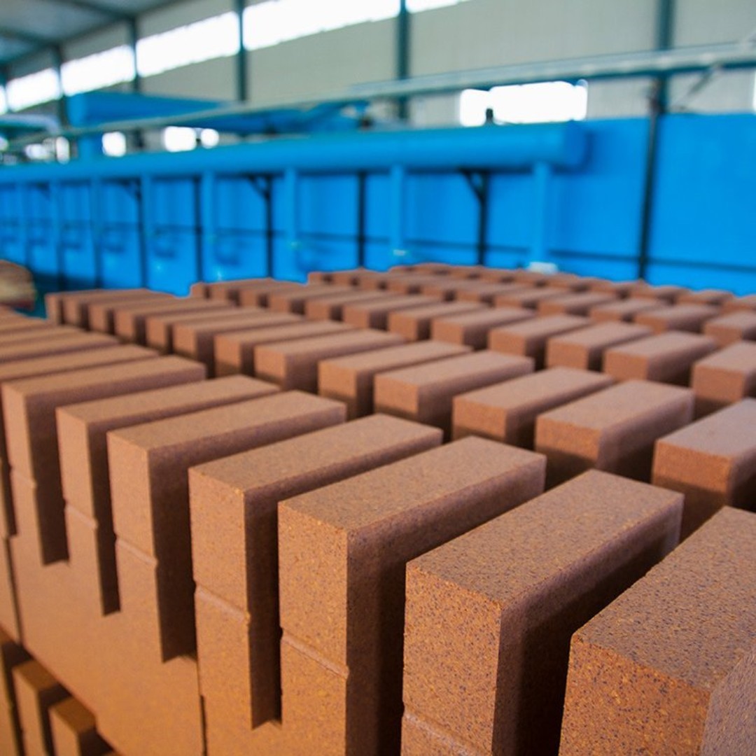 Raw Material Magnesia Lron Cutting Magnesia Iron Spinel Bricks for Cement Industry
