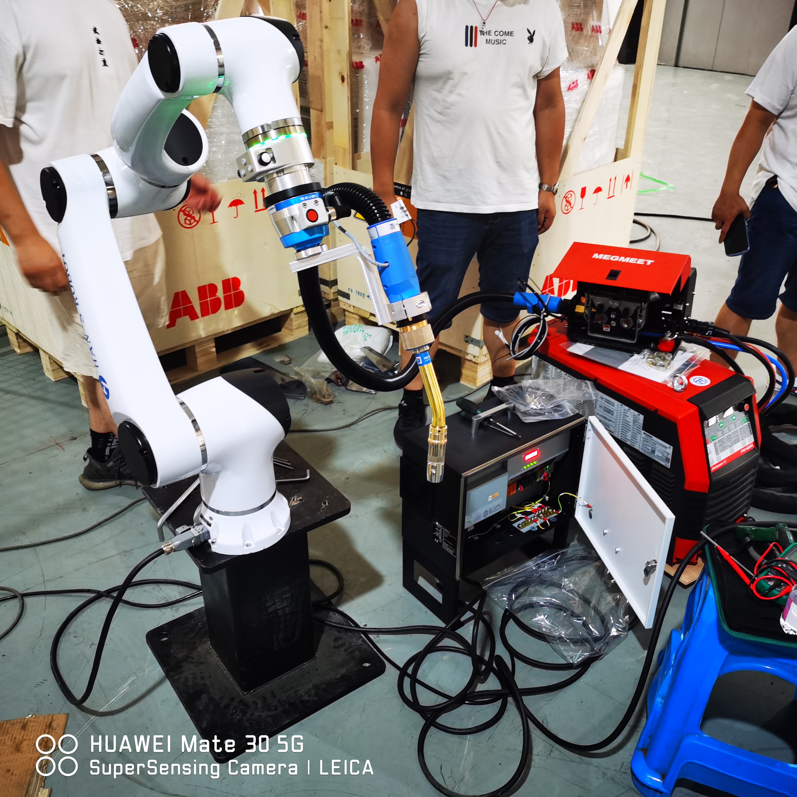 Hans E5 Cobot Arm 6 Axis With Welding Machine Torch And Robot Linear Rails System For Mig Mag
