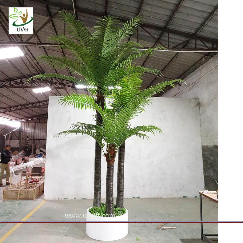 UVG indoor bonsai artificial mini palm trees with plastic leaves for office landscaping PTR061
