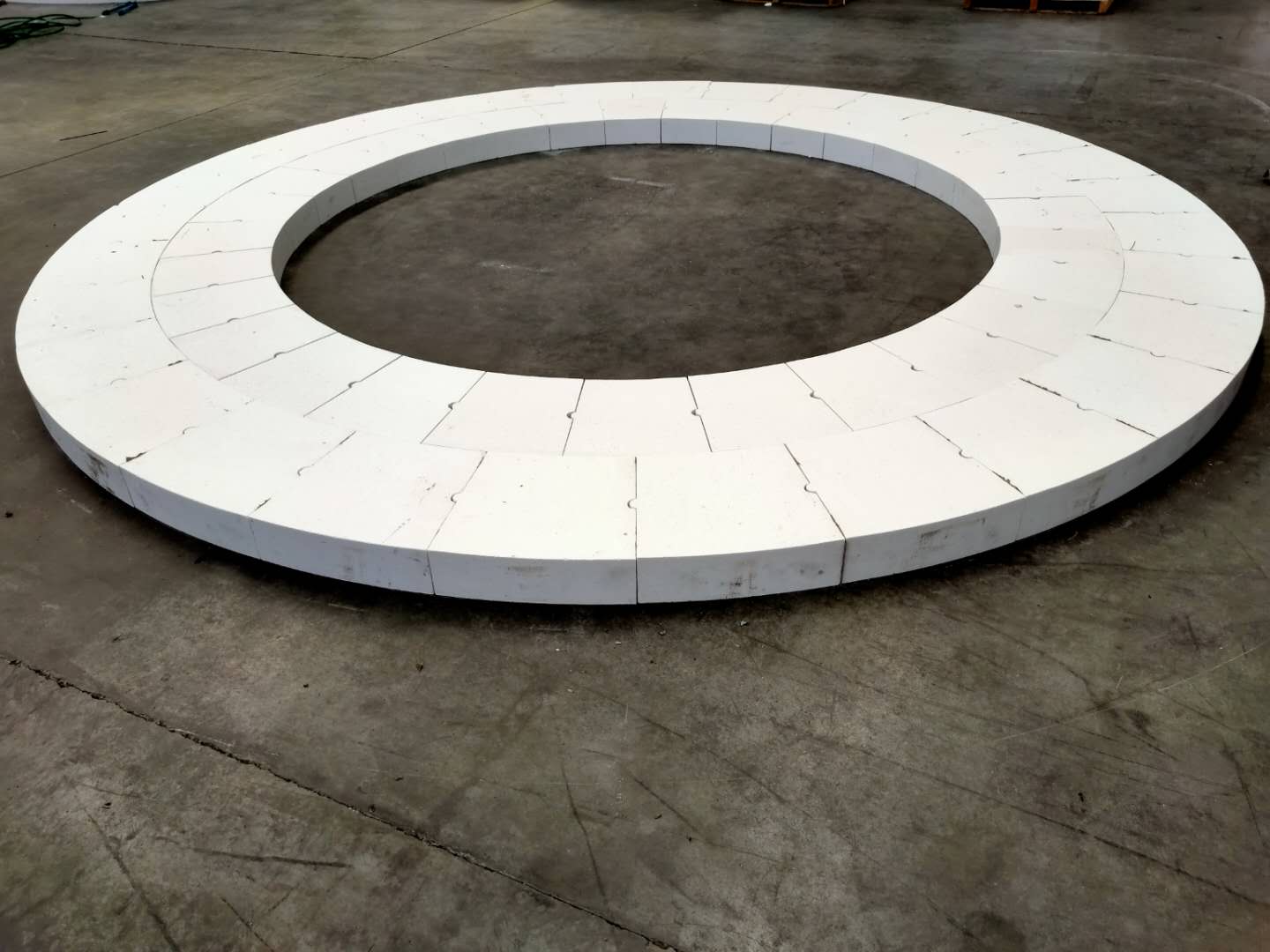 Al2O3 Raw Material Corundum Mullite Brick for Refining Furnace OEM Offered by Professional