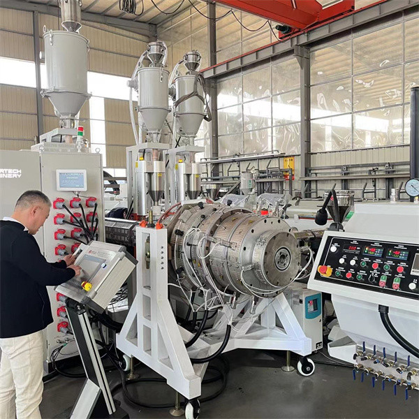 Automated PE Pipe Extrusion Line Plastic PE HDPE PPR Pipe Making Machine