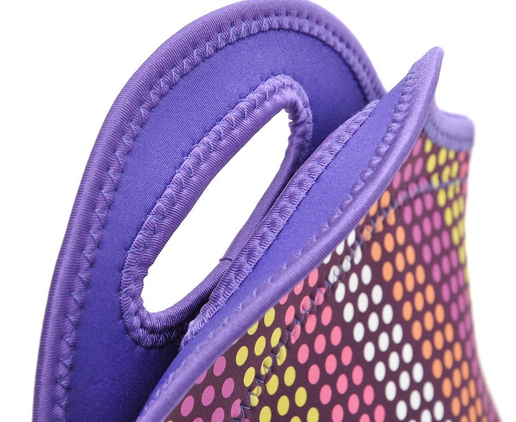 Manufacturers produce customized lunch bags for convenient transportation and good storage