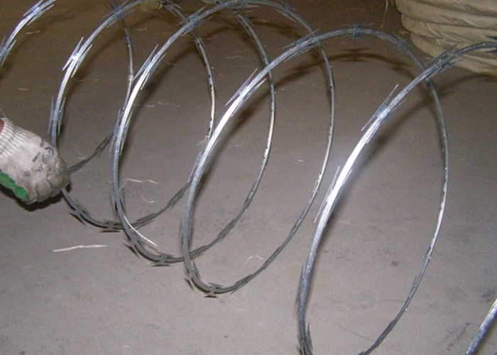 Hot Dipped Galvanized Razor Fencing Wire Razor Wire Mesh BTO-10 BTO-22 BTO-60
