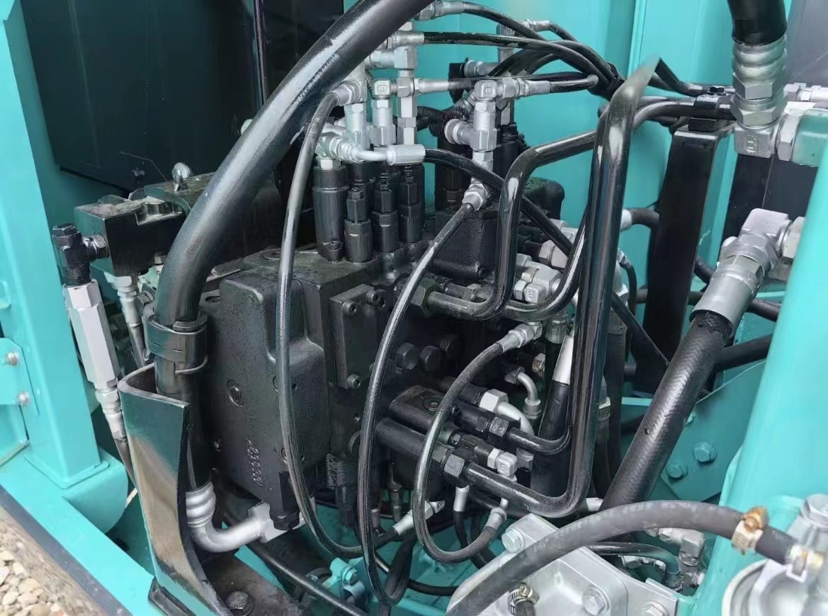 Discounted export price for tracked Kobelco SK75 excavator