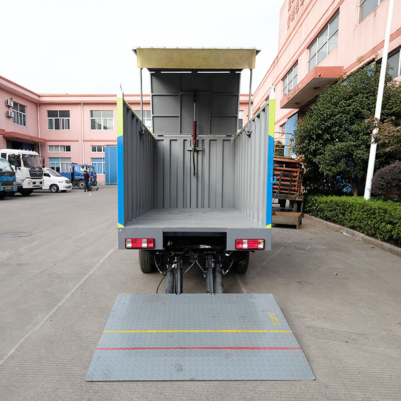 Closed Type Waste Bin Truck Lifting Plate Eco friendly Mini Garbage Truck
