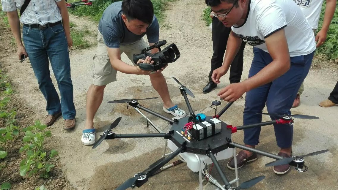 uav drone agriculture helicopter for crop dusting sprayer
