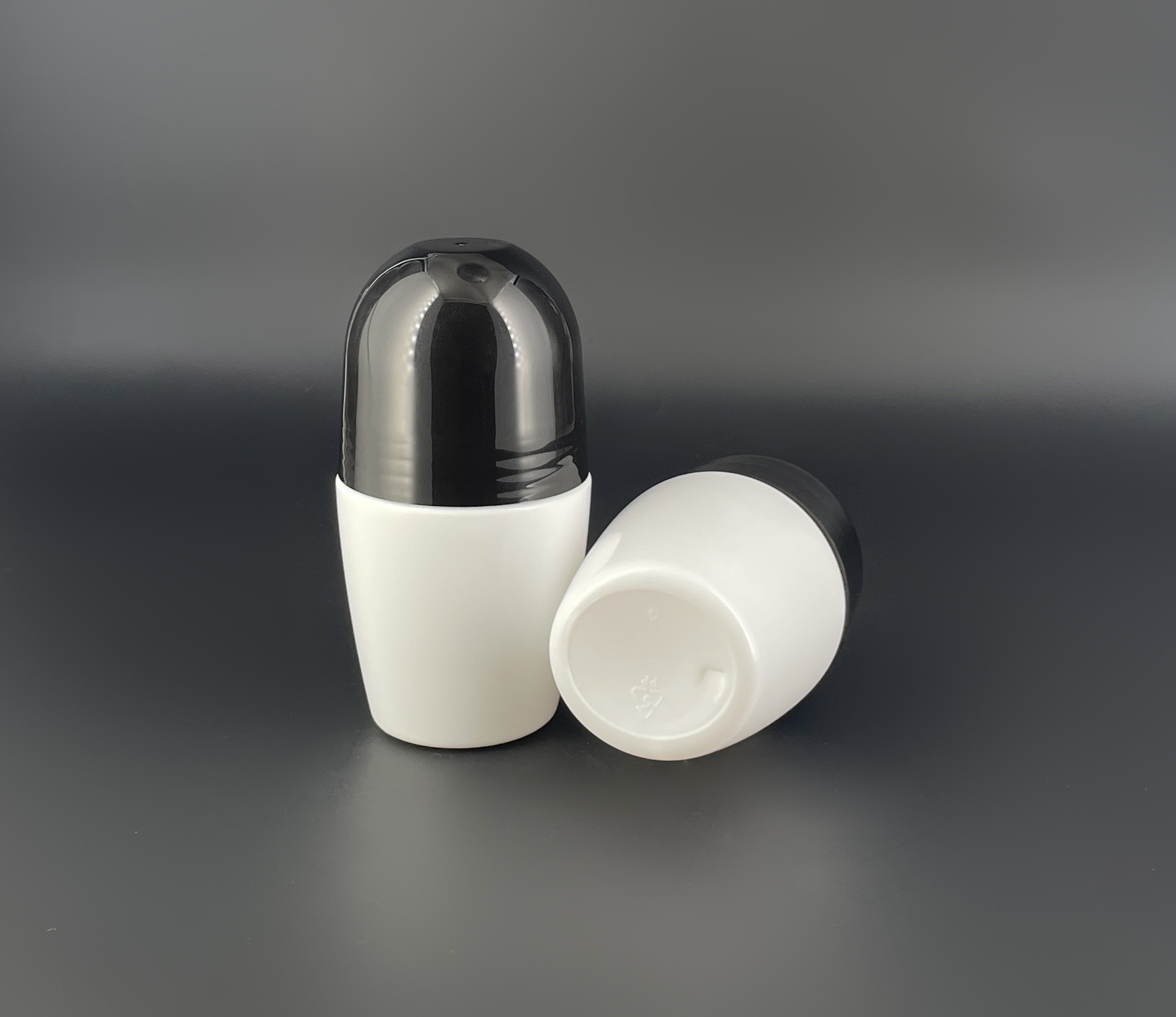 Black Cap Round Empty PP Plastic Roller Ball Bottles 50ml
