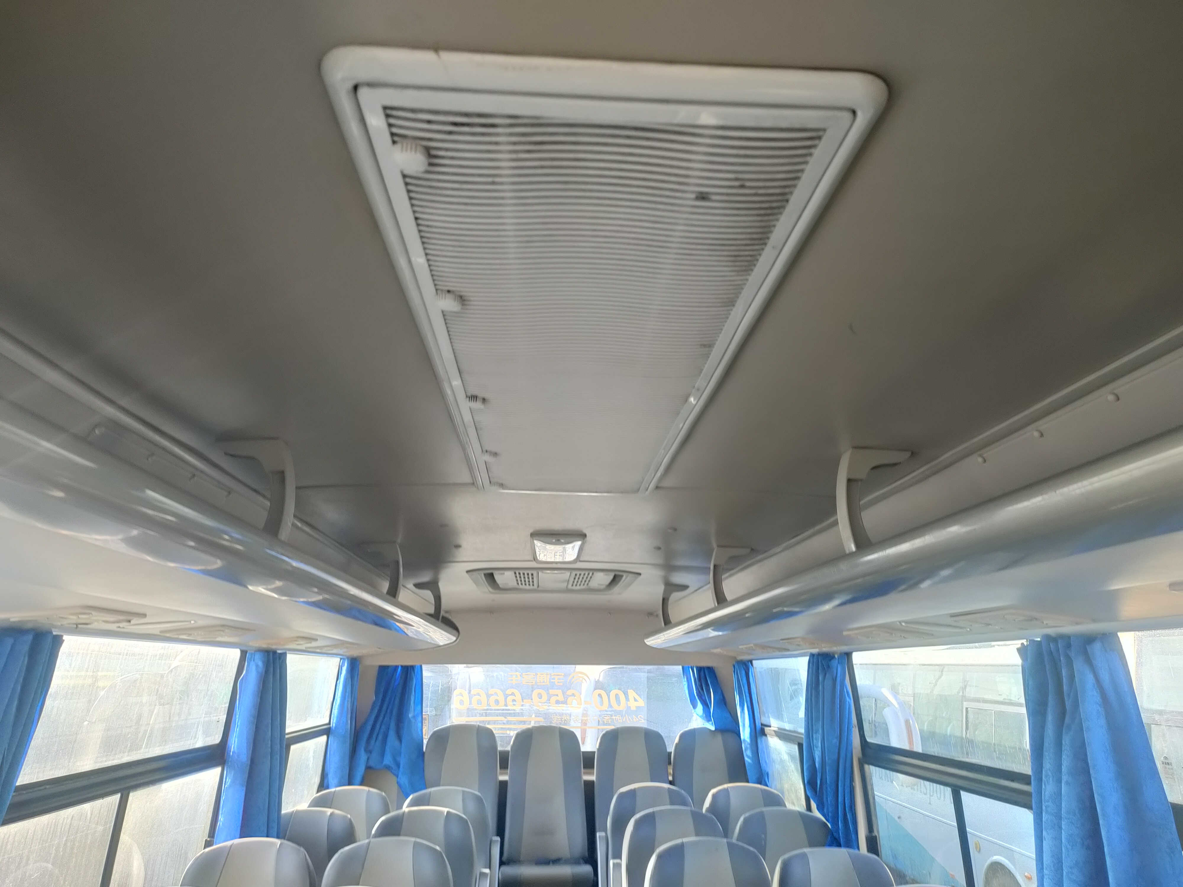 Right Hand Drive Yutong Used Bus Zk6112d Big Baggage Cabin Silding Window 2+2layout 53seats